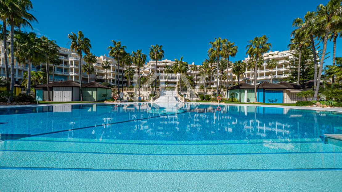 Frontline Beachfront Apartment for Sale in Estepona’s New Golden Mile