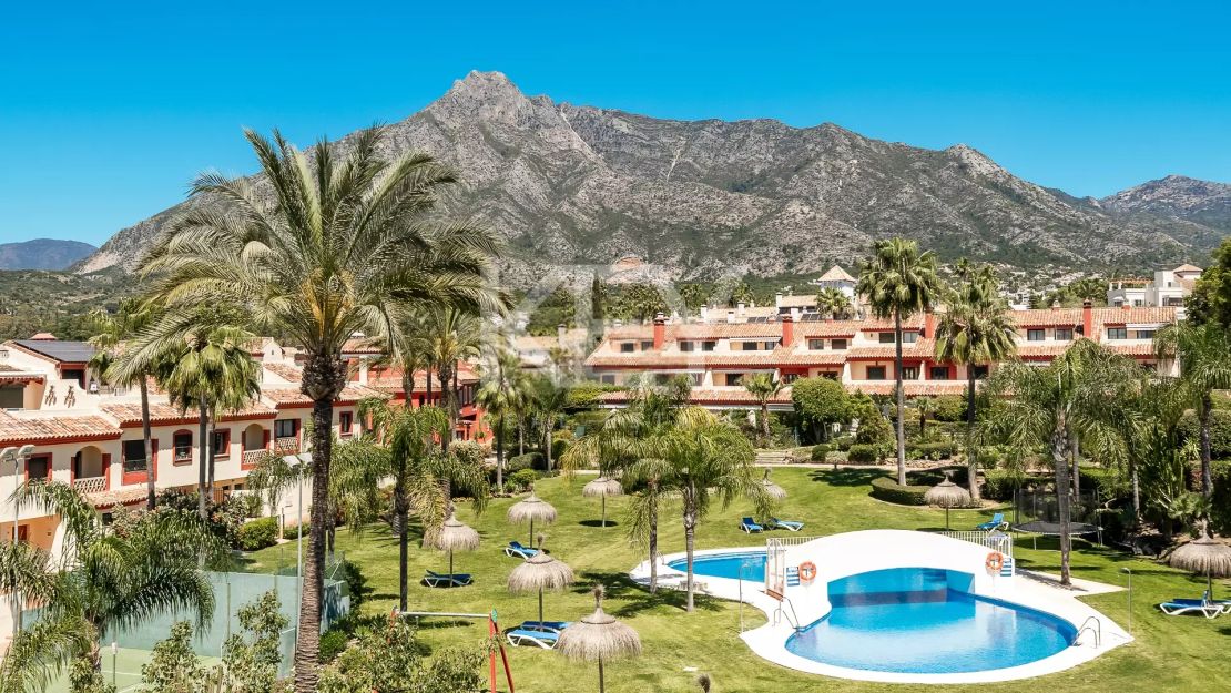 Luxury 5-bedroom Townhouse in Marbella Golden Mile
