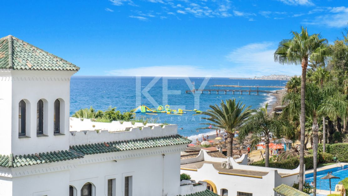 Beachfront townhouse with tourist licence on Marbella Golden Mile