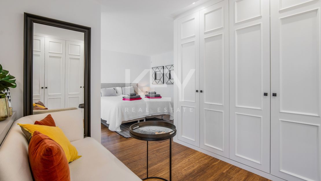Beachfront townhouse with tourist licence on Marbella Golden Mile