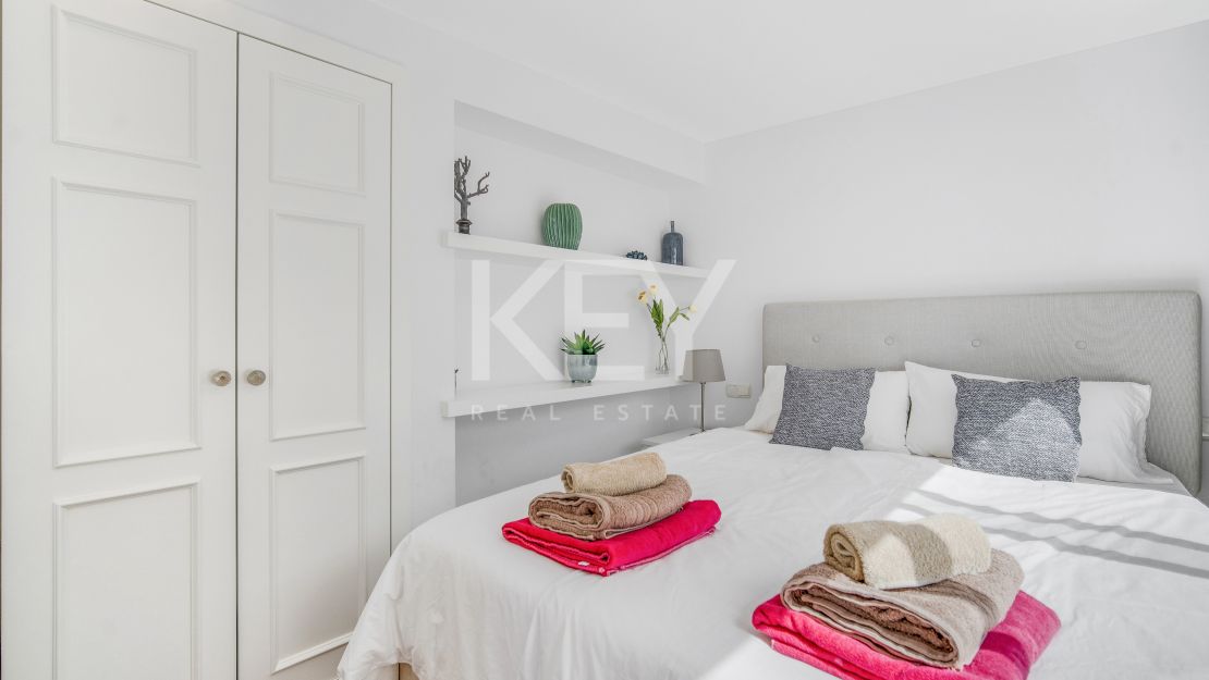 Beachfront townhouse with tourist licence on Marbella Golden Mile