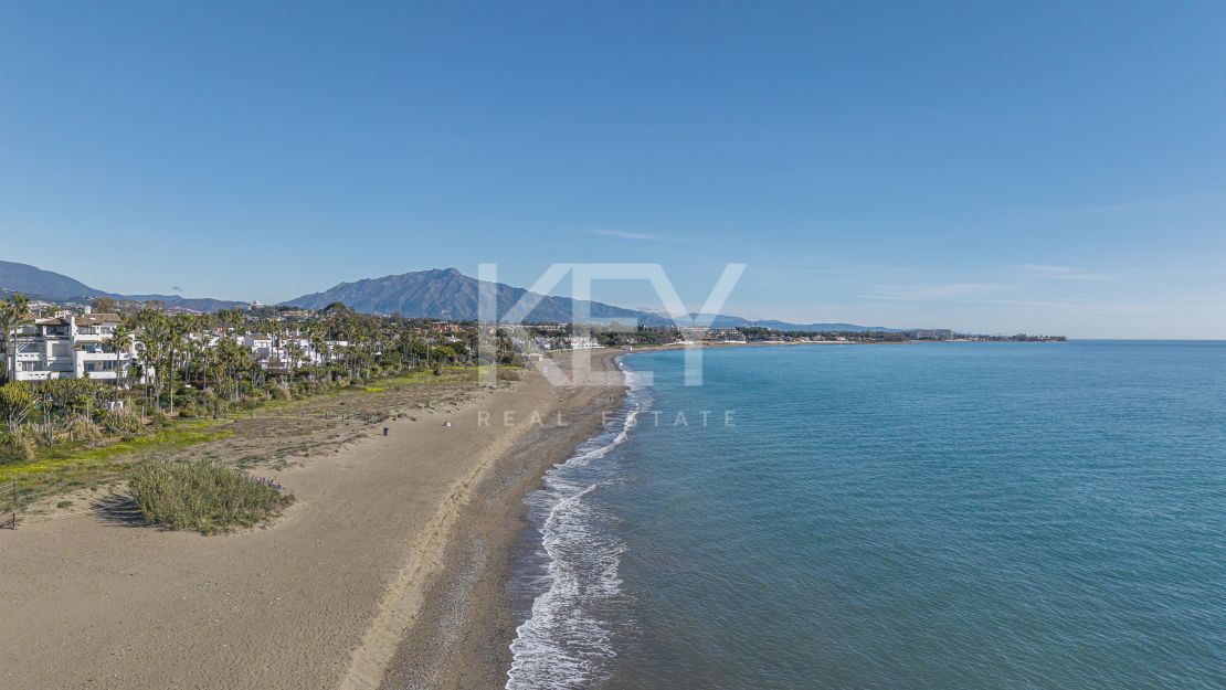 Beachfront apartment for sale on the New Golden Mile, Estepona