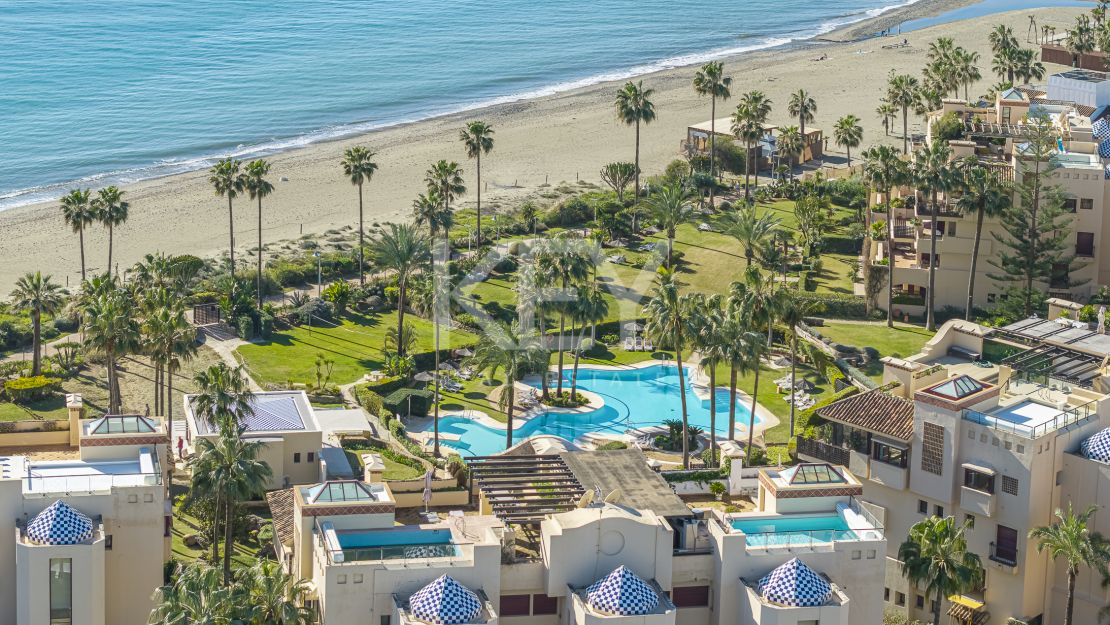 Beachfront apartment for sale on the New Golden Mile, Estepona