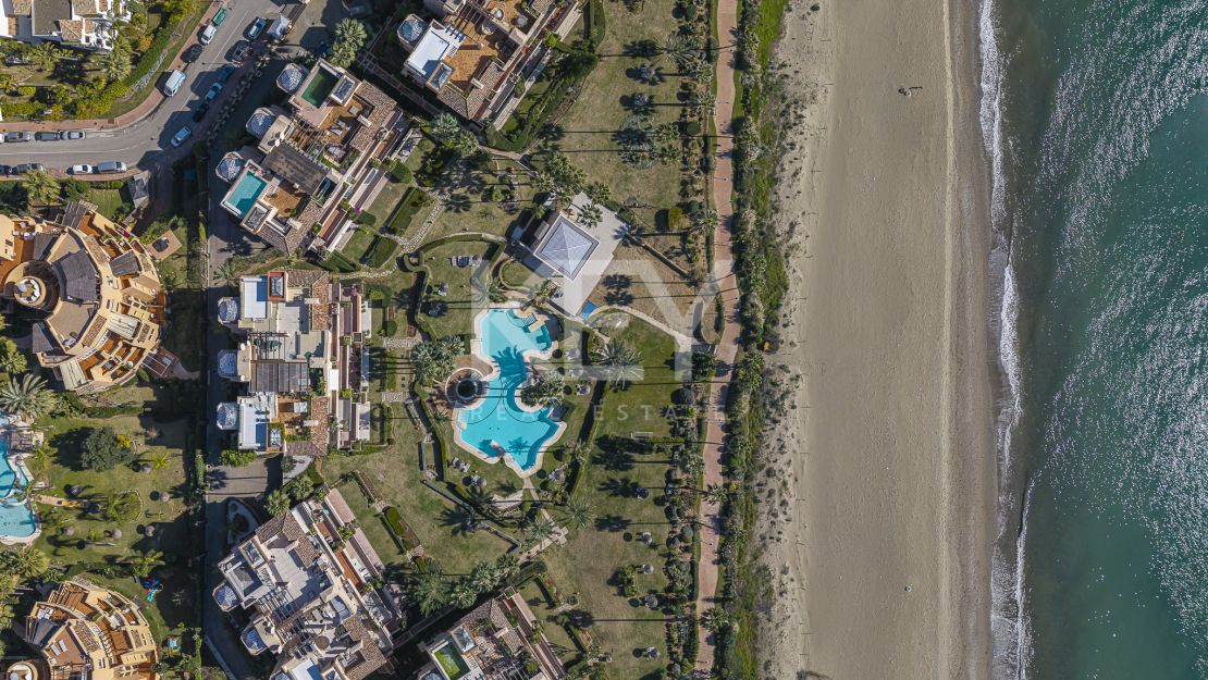 Beachfront apartment for sale on the New Golden Mile, Estepona