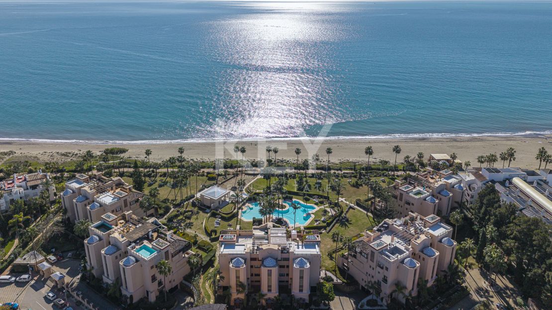Beachfront apartment for sale on the New Golden Mile, Estepona