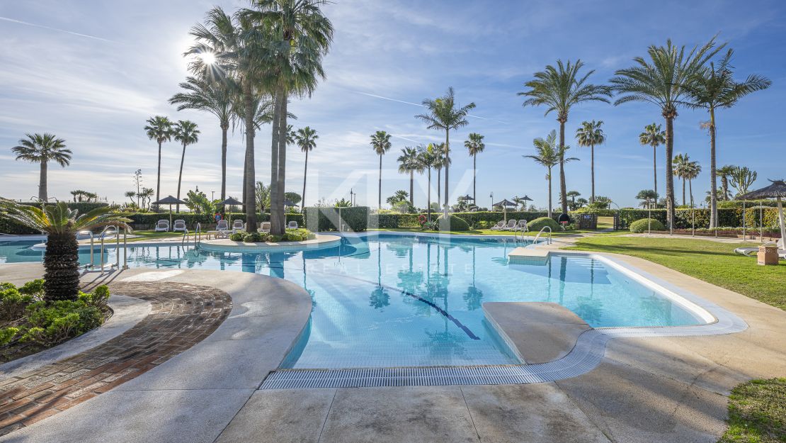 Beachfront apartment for sale on the New Golden Mile, Estepona