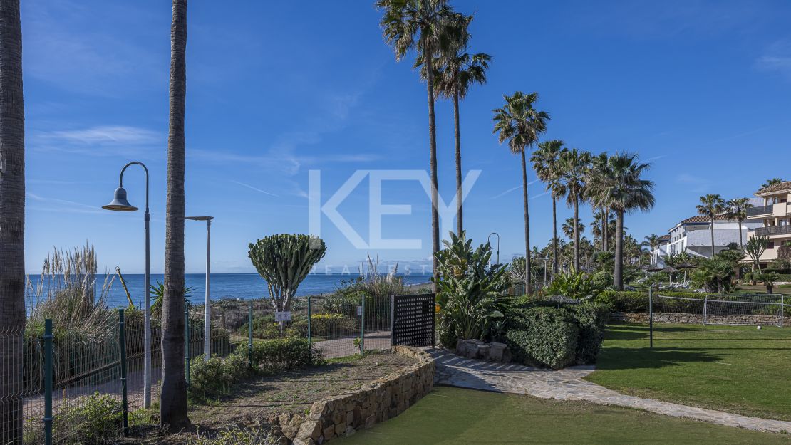 Beachfront apartment for sale on the New Golden Mile, Estepona