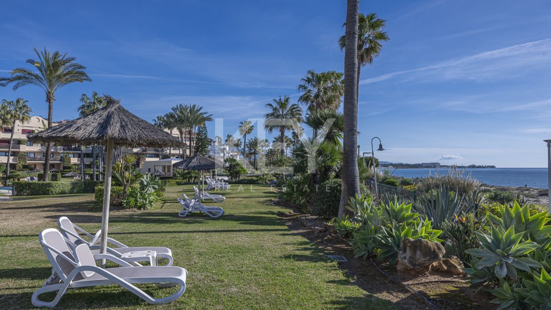 Beachfront apartment for sale on the New Golden Mile, Estepona