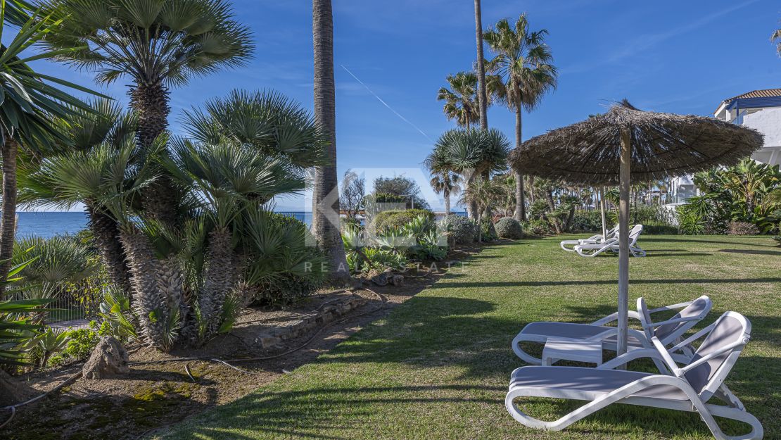 Beachfront apartment for sale on the New Golden Mile, Estepona