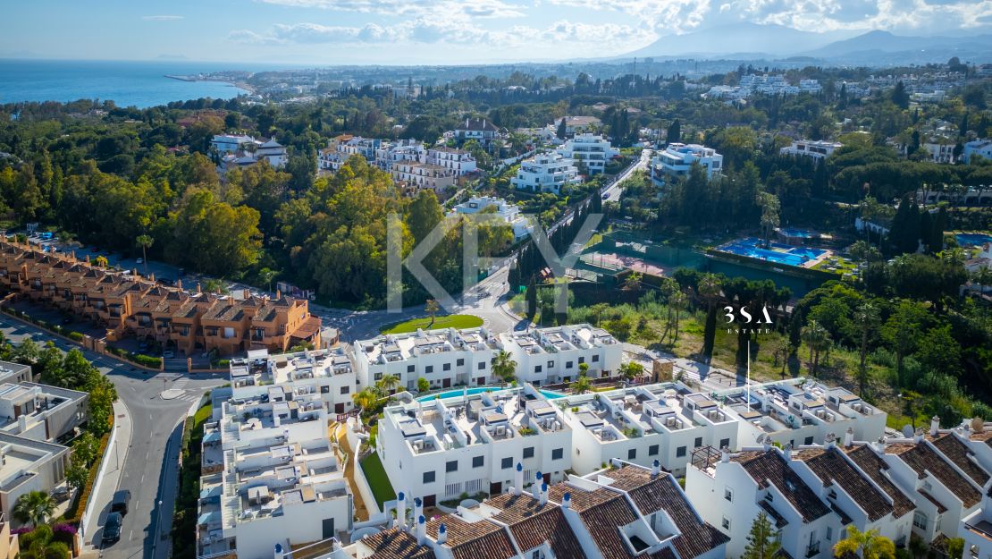 Contemporary townhouse with panoramic views 5 min drive from Puerto Banús, Marbella