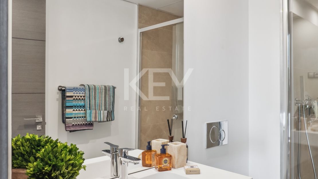 Contemporary townhouse with panoramic views 5 min drive from Puerto Banús, Marbella