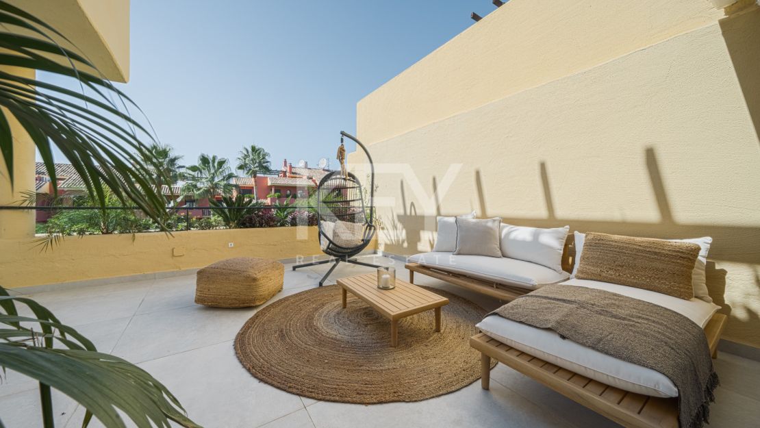Duplex penthouse with panoramic sea views near Cancelada, New Golden Mile