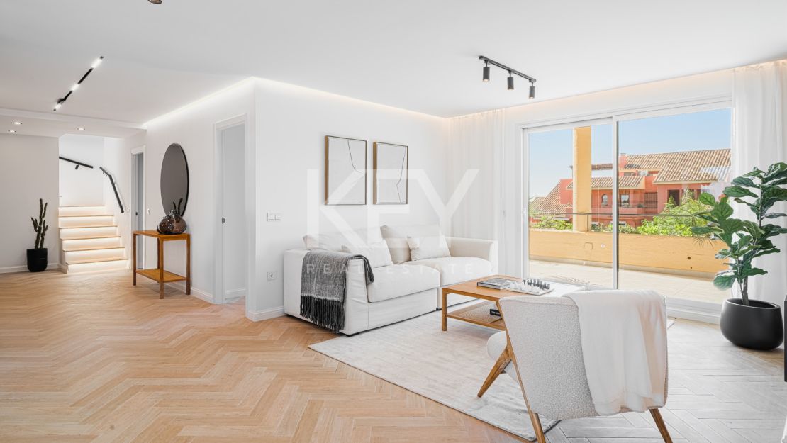 Duplex penthouse with panoramic sea views near Cancelada, New Golden Mile