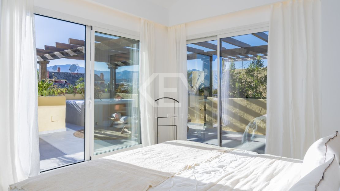 Duplex penthouse with panoramic sea views near Cancelada, New Golden Mile
