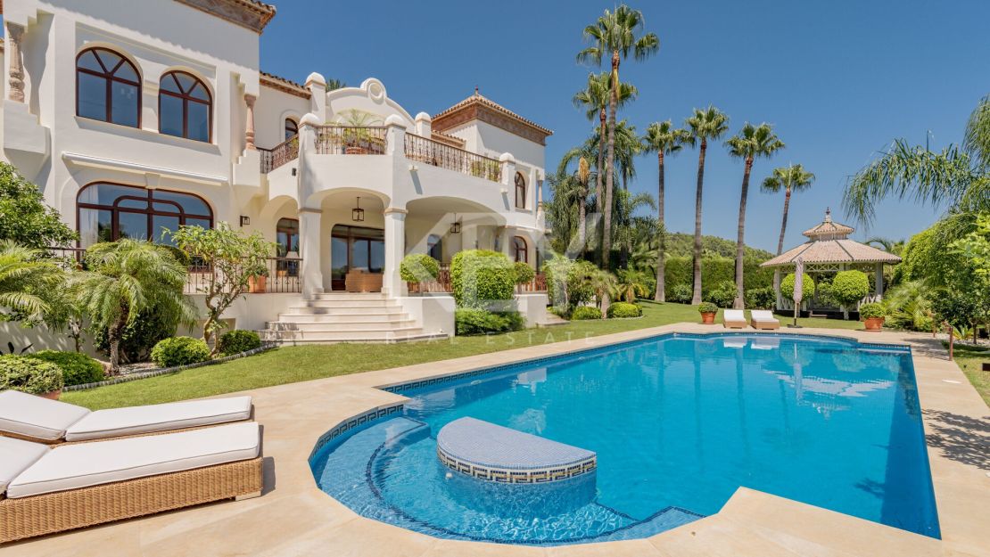 Luxury Villa with Panoramic Sea Views, Private Pool and Secure Gated living  in Marbella Golden Mile