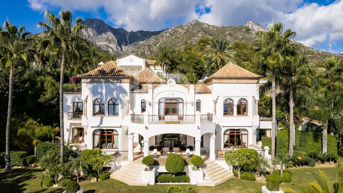 Luxury Villa with Panoramic Sea Views, Private Pool and Secure Gated living  in Marbella Golden Mile