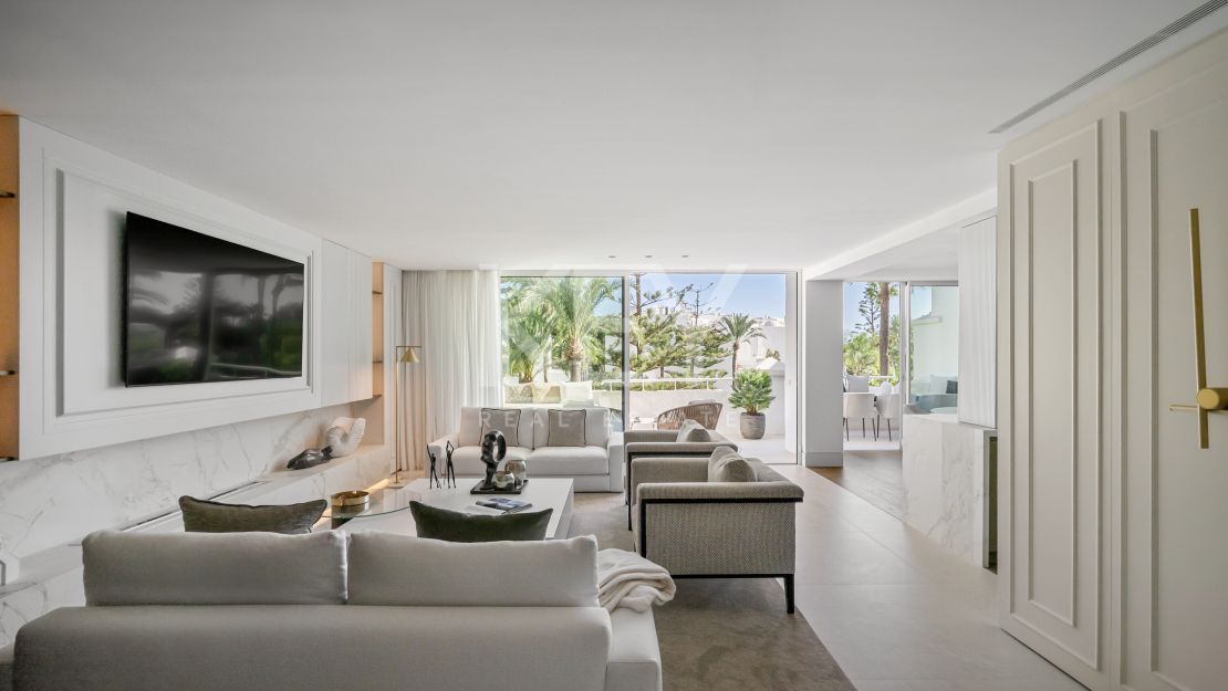 Frontline beach duplex penthouse on Marbella’s Golden Mile
