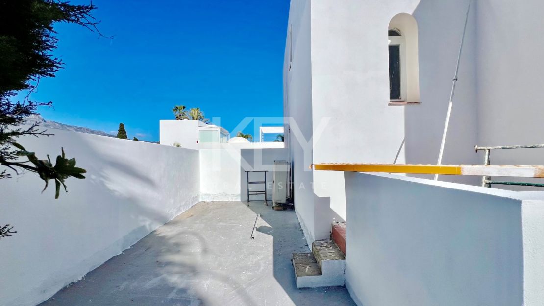 Luxury villa renovation opportunity near Puerto Banús, Marbella