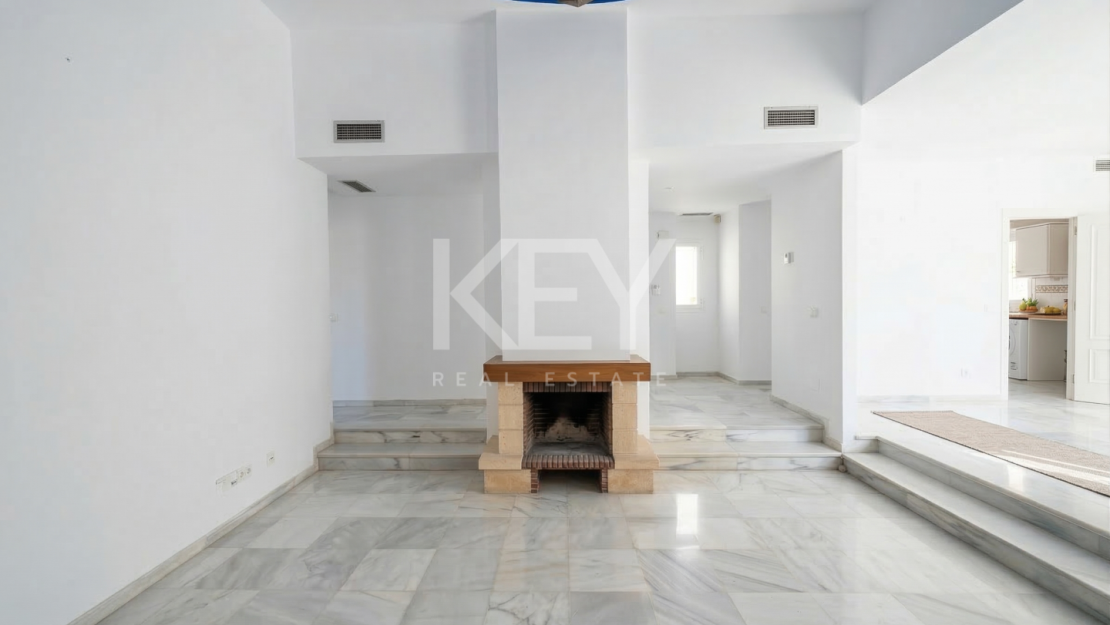 Luxury villa renovation opportunity near Puerto Banús, Marbella