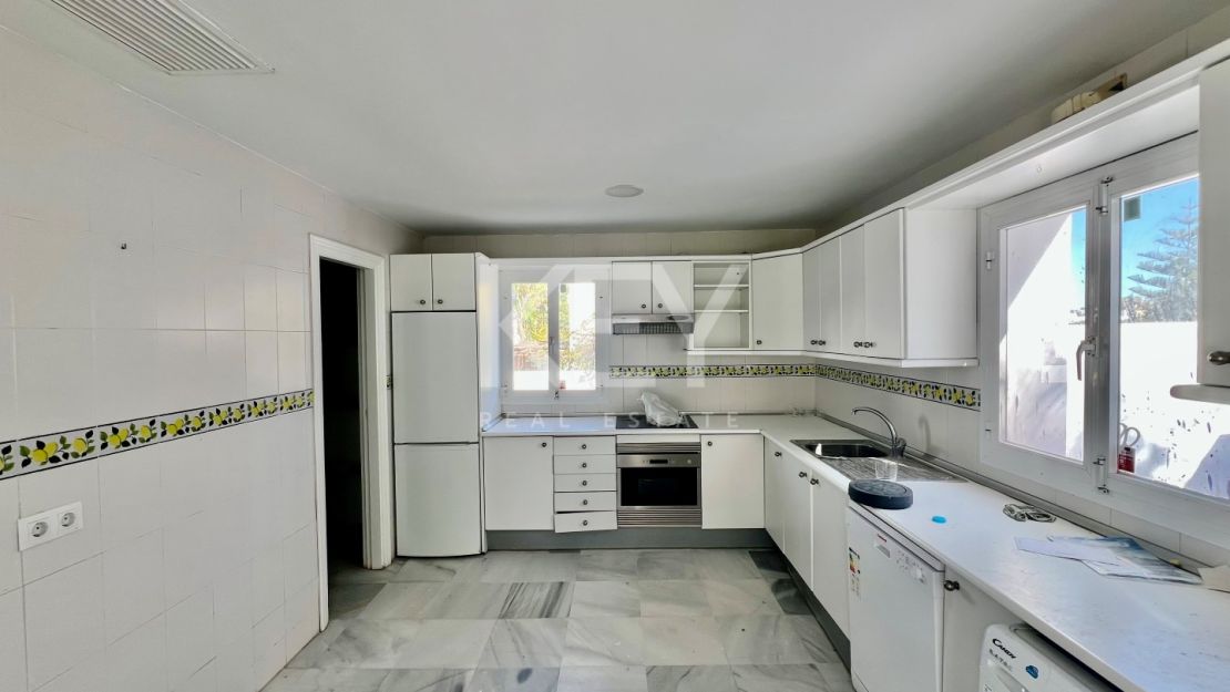 Luxury villa renovation opportunity near Puerto Banús, Marbella