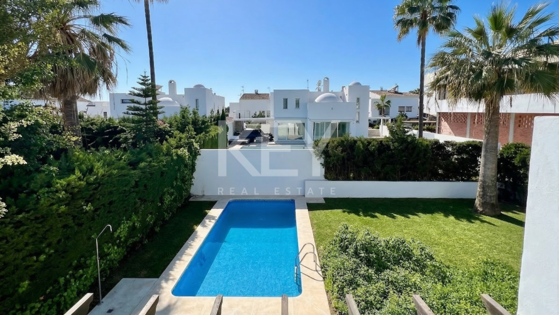 Luxury villa renovation opportunity near Puerto Banús, Marbella
