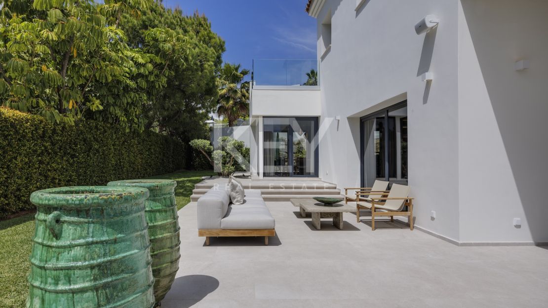 New-build Villa with a Contemporary Design in the Exclusive La Alqueria area, Benahavis