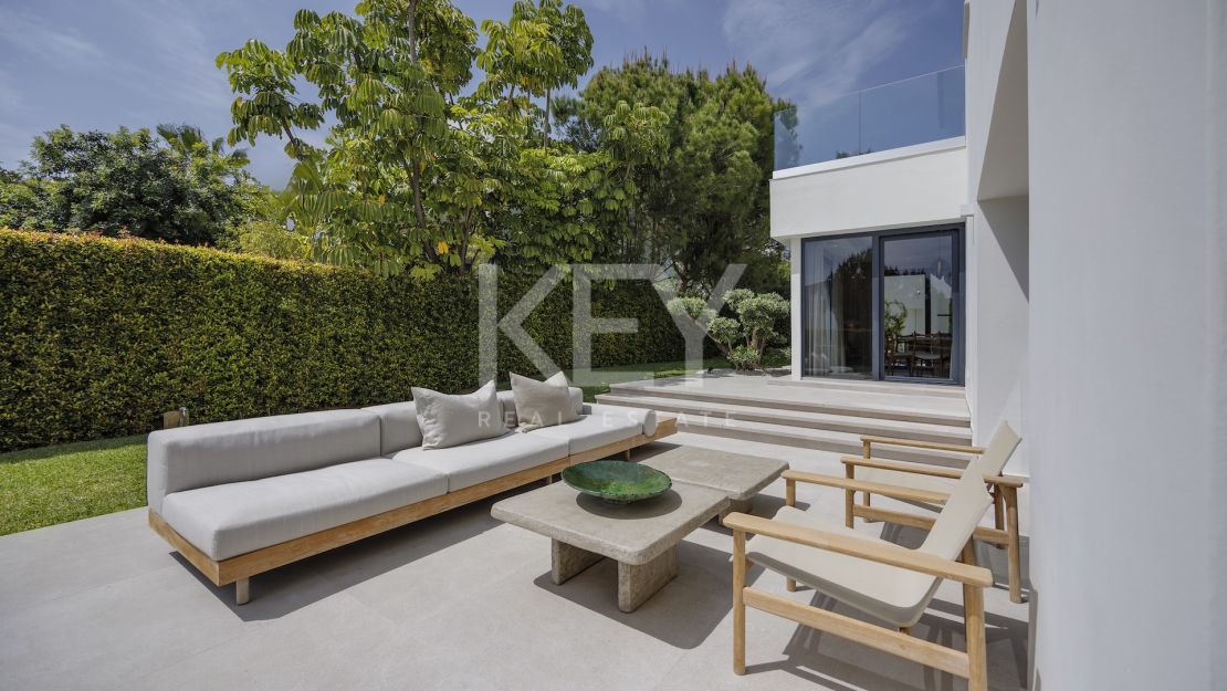 New-build Villa with a Contemporary Design in the Exclusive La Alqueria area, Benahavis