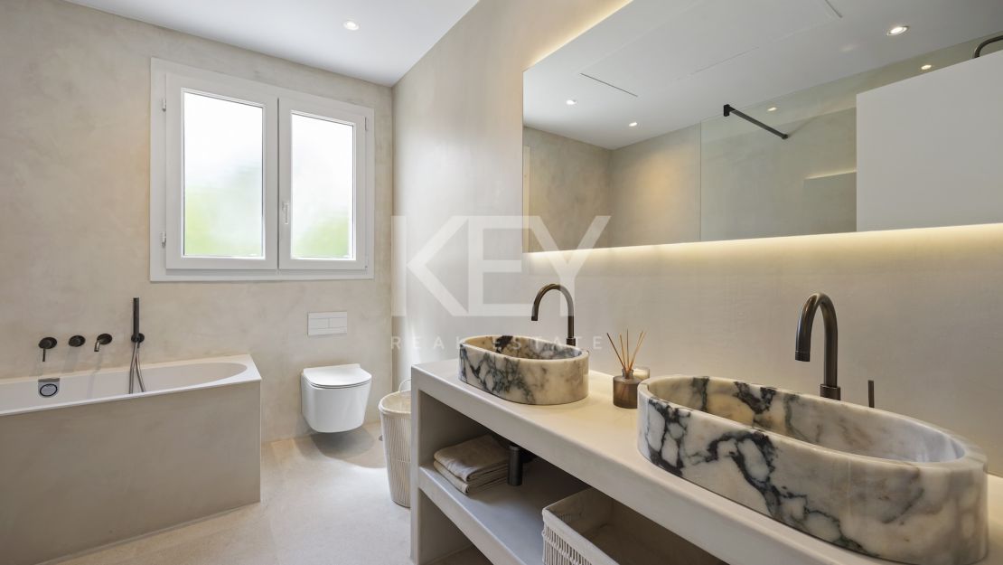 New-build Villa with a Contemporary Design in the Exclusive La Alqueria area, Benahavis