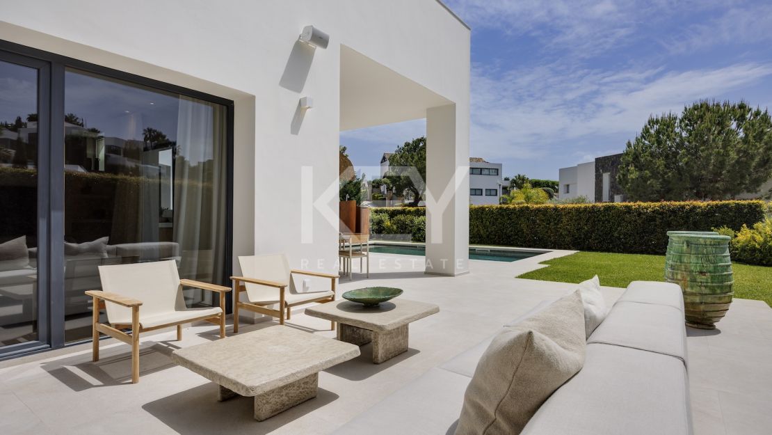New-build Villa with a Contemporary Design in the Exclusive La Alqueria area, Benahavis