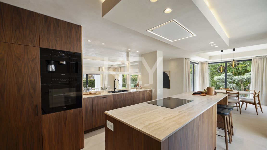 New-build Villa with a Contemporary Design in the Exclusive La Alqueria area, Benahavis