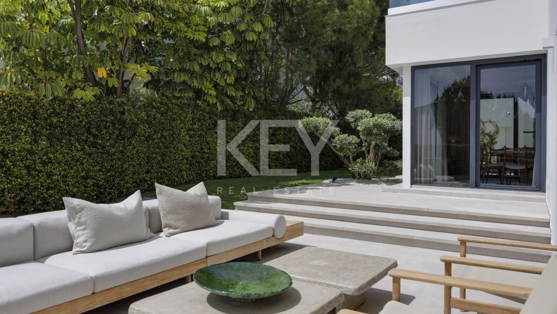 New-build Villa with a Contemporary Design in the Exclusive La Alqueria area, Benahavis