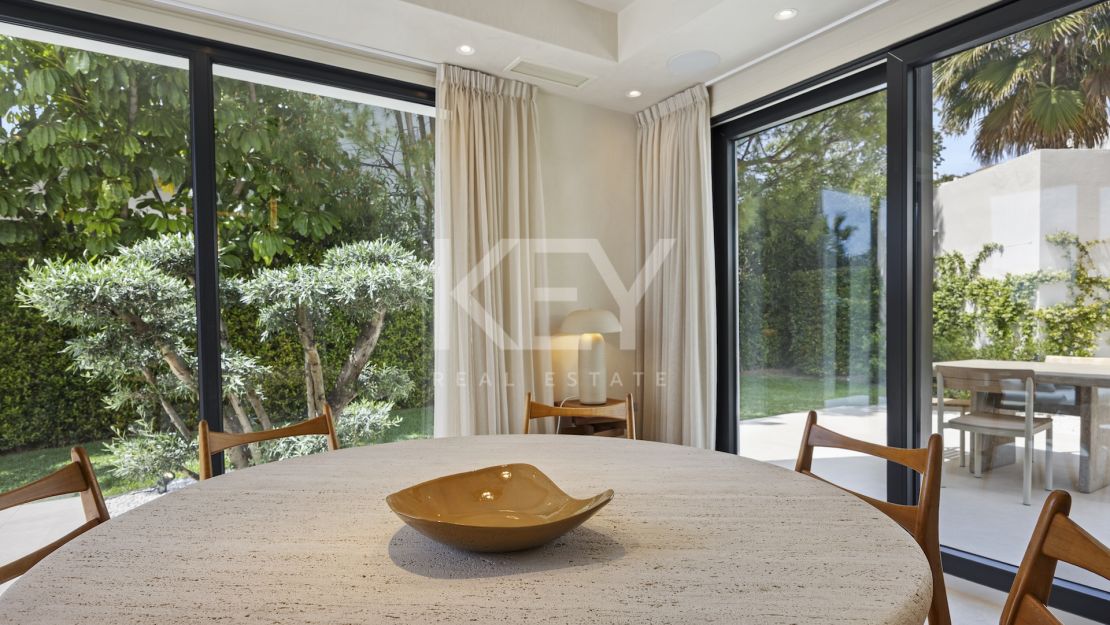New-build Villa with a Contemporary Design in the Exclusive La Alqueria area, Benahavis
