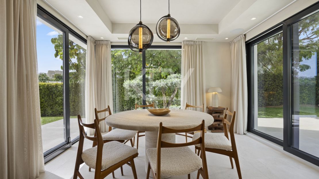 New-build Villa with a Contemporary Design in the Exclusive La Alqueria area, Benahavis