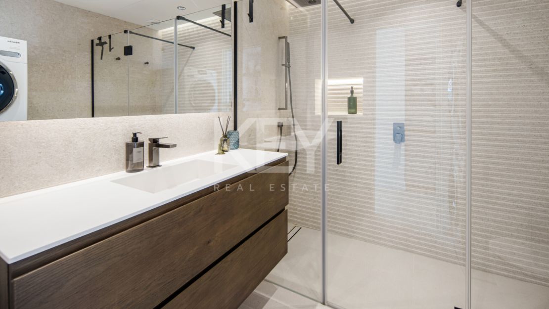 Stunning Duplex penthouse with Private Pool in Benahavis, Marbella