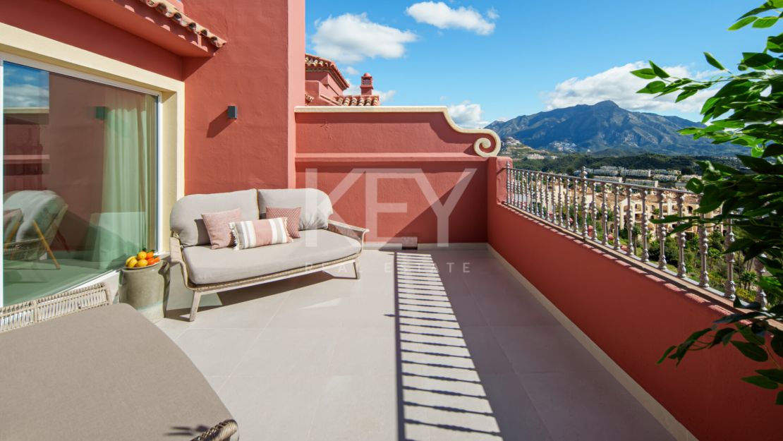 Stunning Duplex penthouse with Private Pool in Benahavis, Marbella