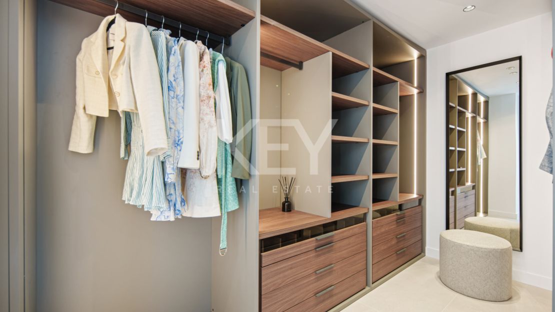 Stunning Duplex penthouse with Private Pool in Benahavis, Marbella