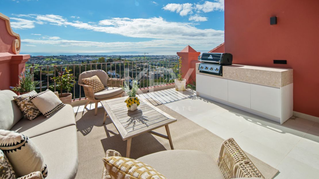 Stunning Duplex penthouse with Private Pool in Benahavis, Marbella