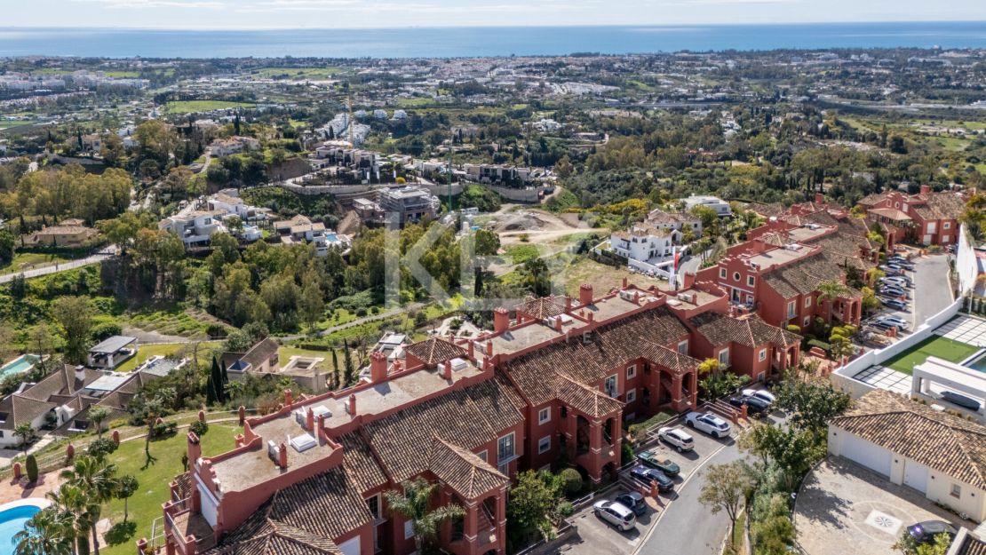 Stunning Duplex penthouse with Private Pool in Benahavis, Marbella