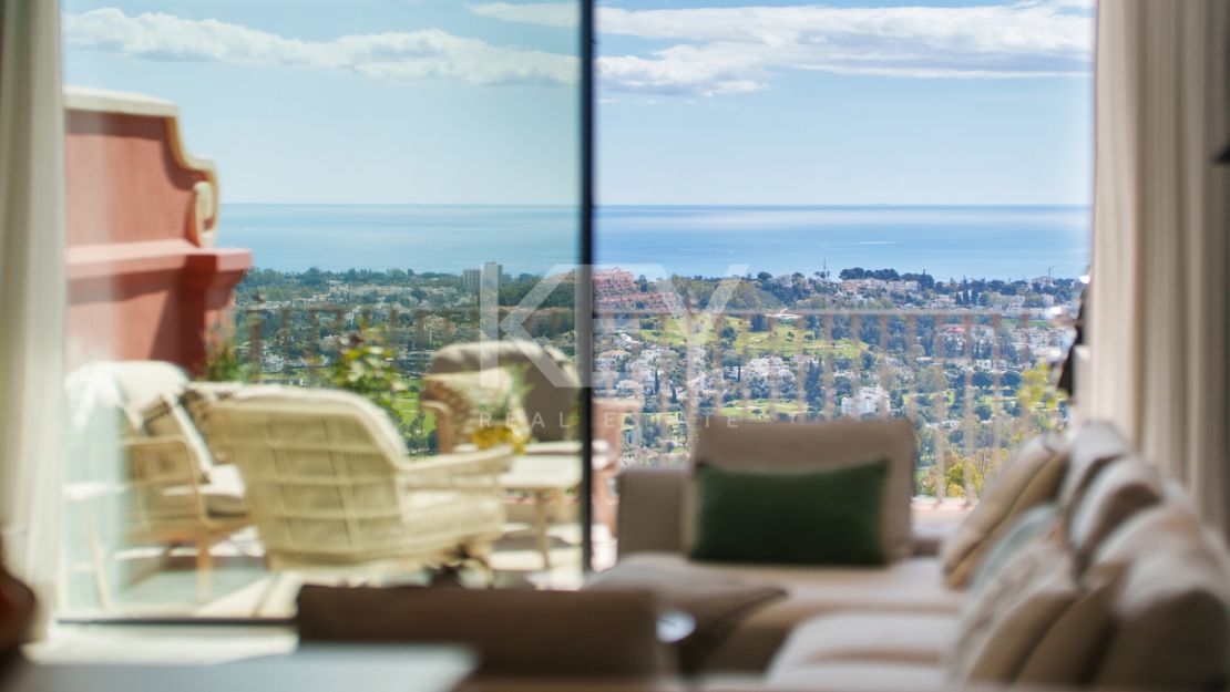 Stunning Duplex penthouse with Private Pool in Benahavis, Marbella