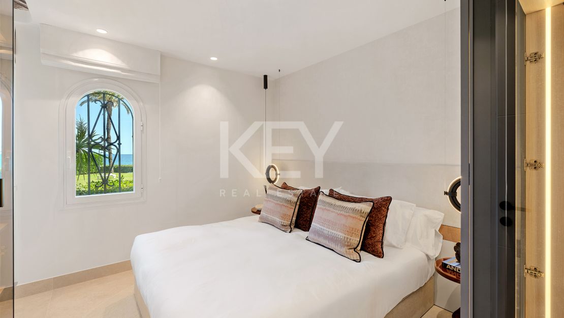 Stunning Luxury Apartment with Incredible Sea Views in Estepona