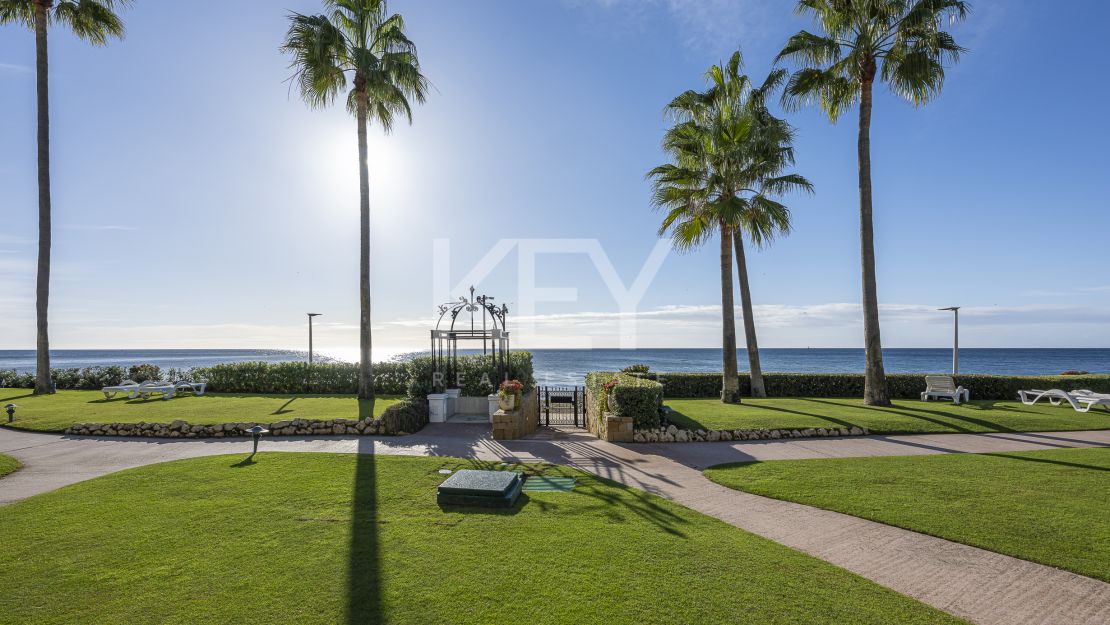 Stunning Luxury Apartment with Incredible Sea Views in Estepona