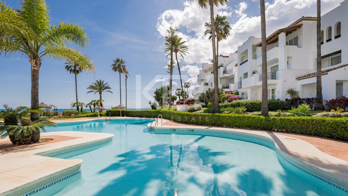 Stunning Luxury Apartment with Incredible Sea Views in Estepona