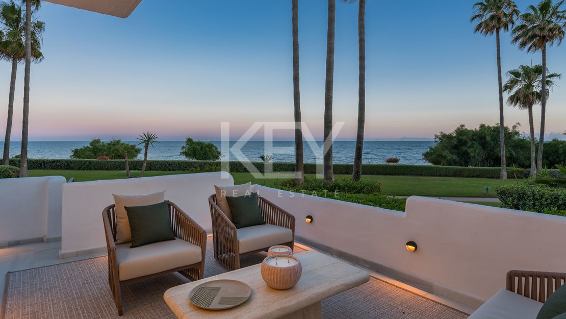Stunning Luxury Apartment with Incredible Sea Views in Estepona
