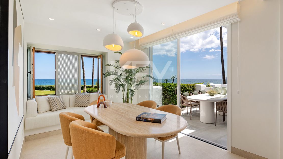 Stunning Luxury Apartment with Incredible Sea Views in Estepona
