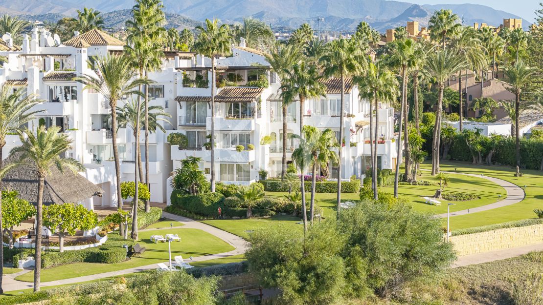 Stunning Luxury Apartment with Incredible Sea Views in Estepona