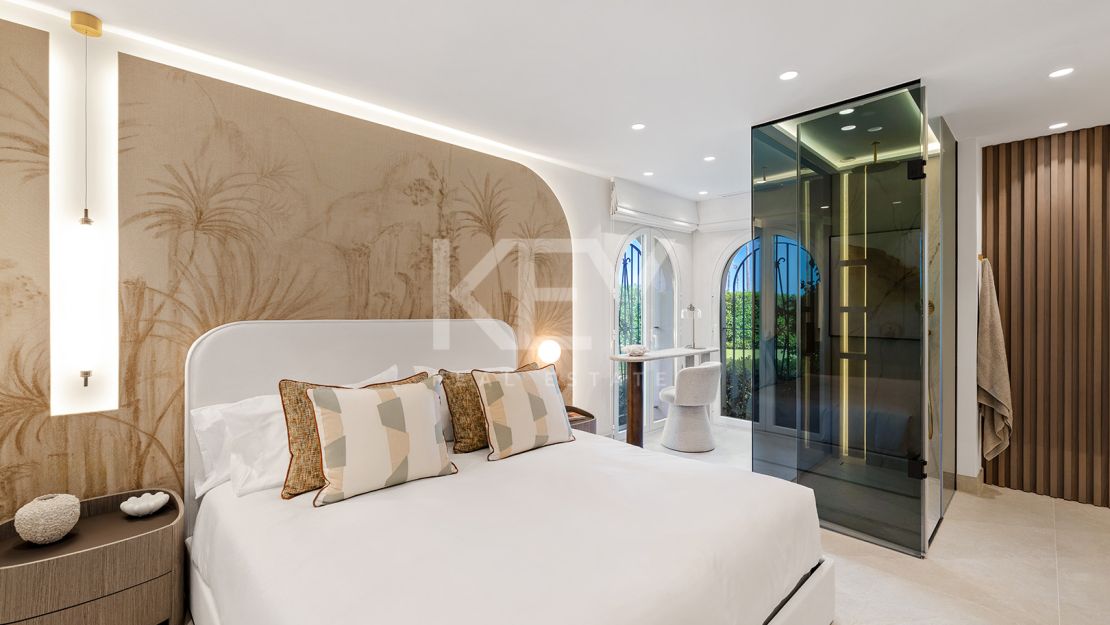 Stunning Luxury Apartment with Incredible Sea Views in Estepona