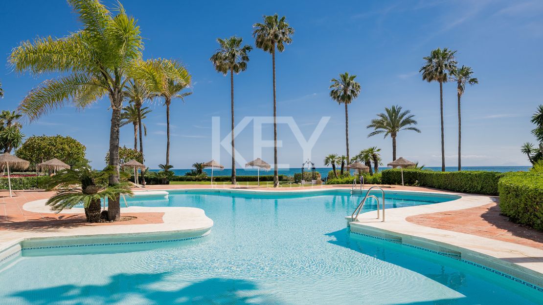 Stunning Luxury Apartment with Incredible Sea Views in Estepona