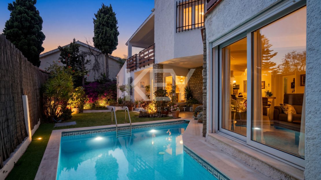 Charming Villa in Marbella centre with private pool and sea views