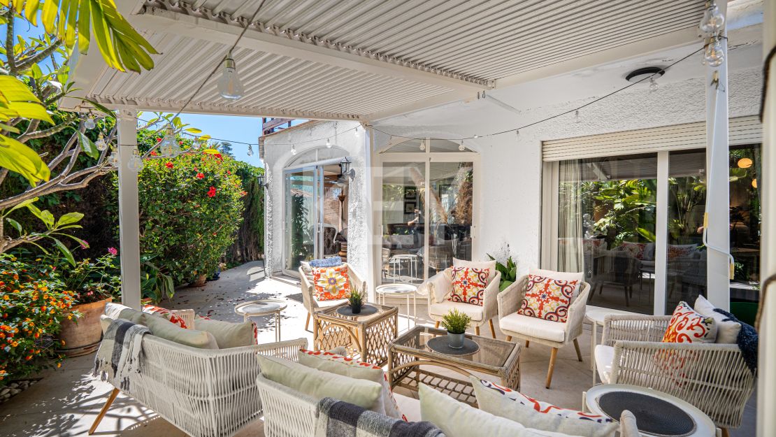 Charming Villa in Marbella centre with private pool and sea views