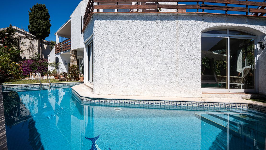 Charming Villa in Marbella centre with private pool and sea views